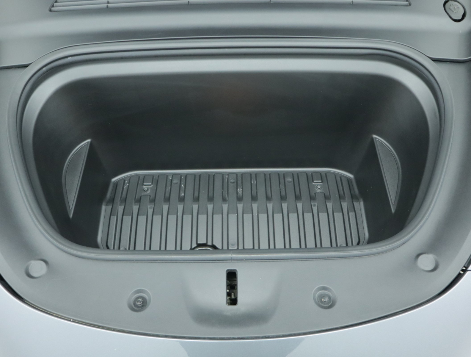 Tesla Model Y Long Range AWD – fotografie 26