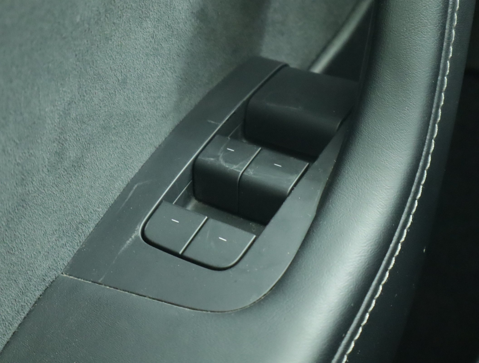 Tesla Model Y Long Range AWD – fotografie 27