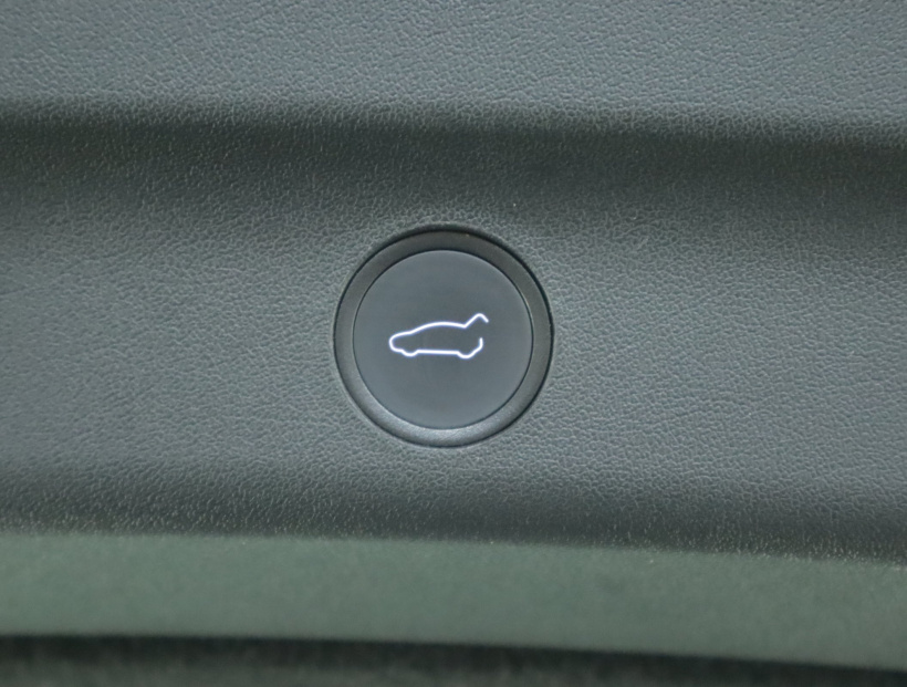 Tesla Model Y, 2022