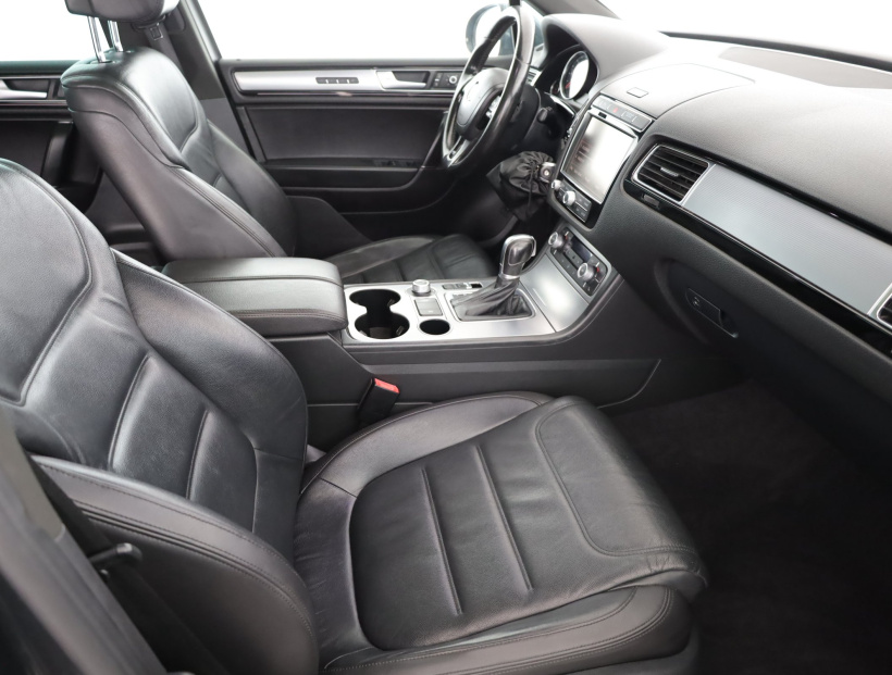 Volkswagen Touareg, 2015