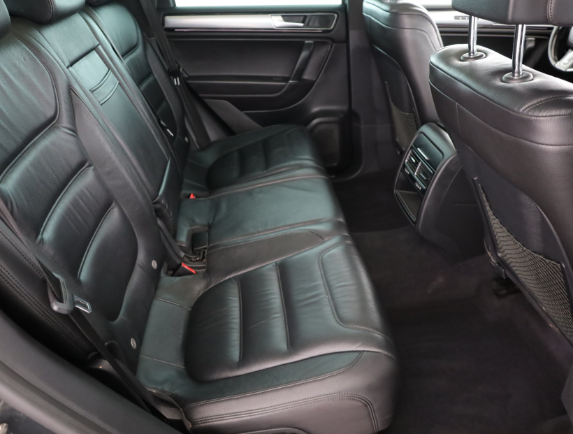 Volkswagen Touareg, 2015