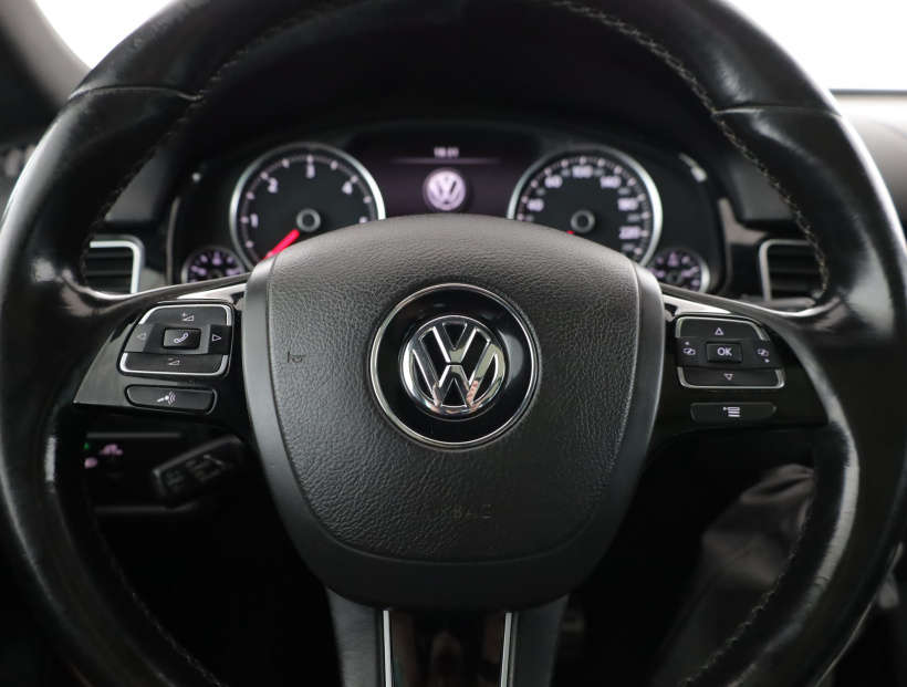 Volkswagen Touareg, 2015