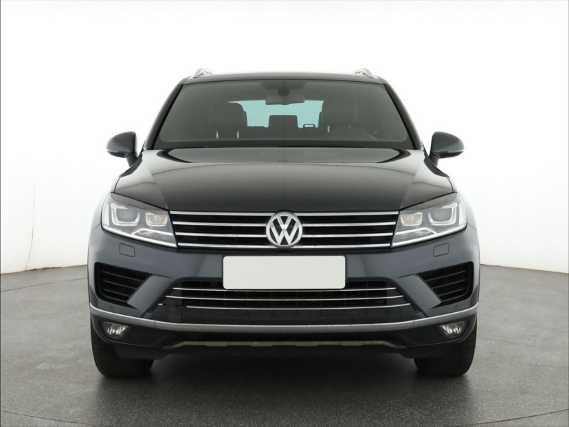 Volkswagen Touareg, 2015