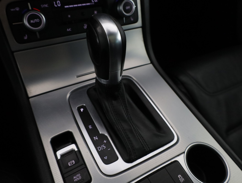 Volkswagen Touareg, 2015