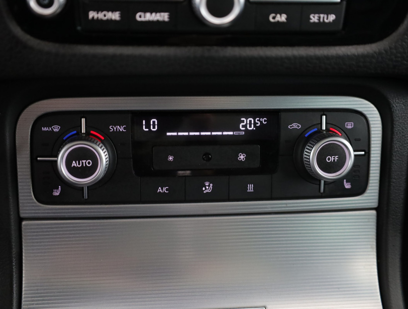 Volkswagen Touareg, 2015