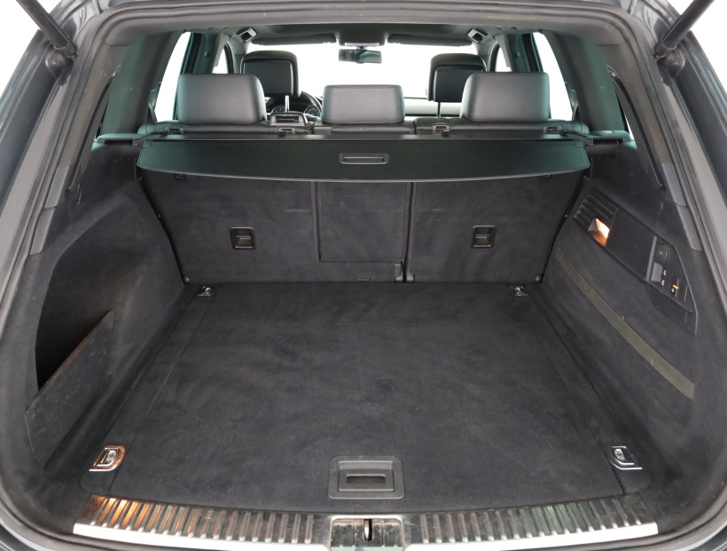 Volkswagen Touareg, 2015