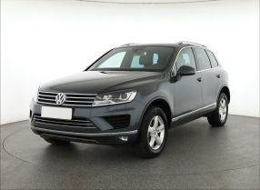 Volkswagen Touareg - 2015