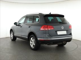 Volkswagen Touareg - 2015