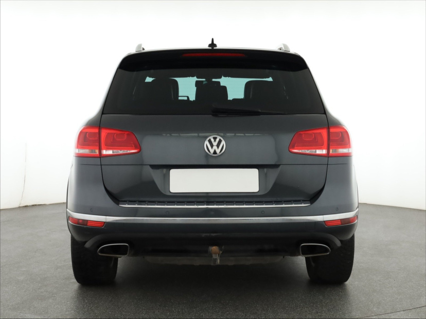 Volkswagen Touareg, 2015