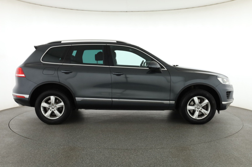 Volkswagen Touareg, 2015