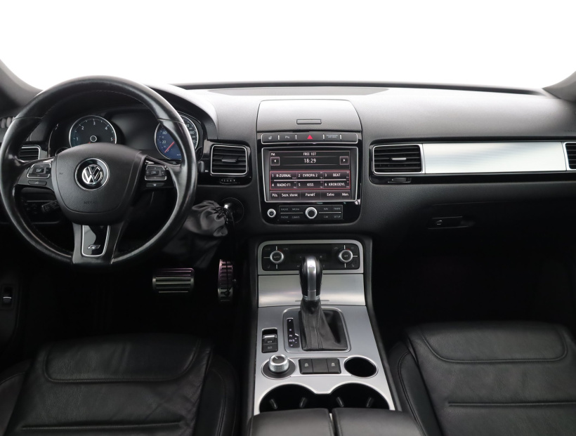 Volkswagen Touareg, 2015