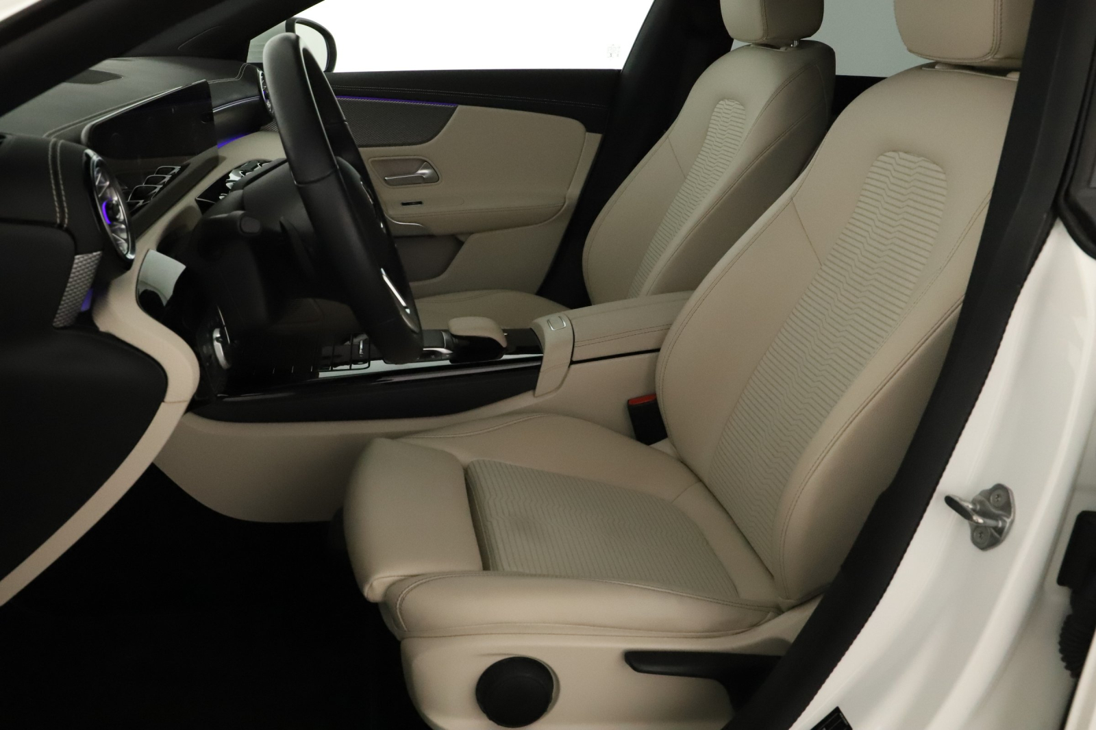 Mercedes-Benz CLA - 2022