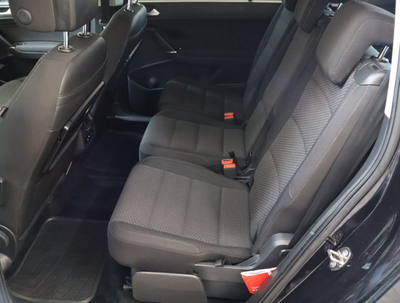 Volkswagen Touran, 2015