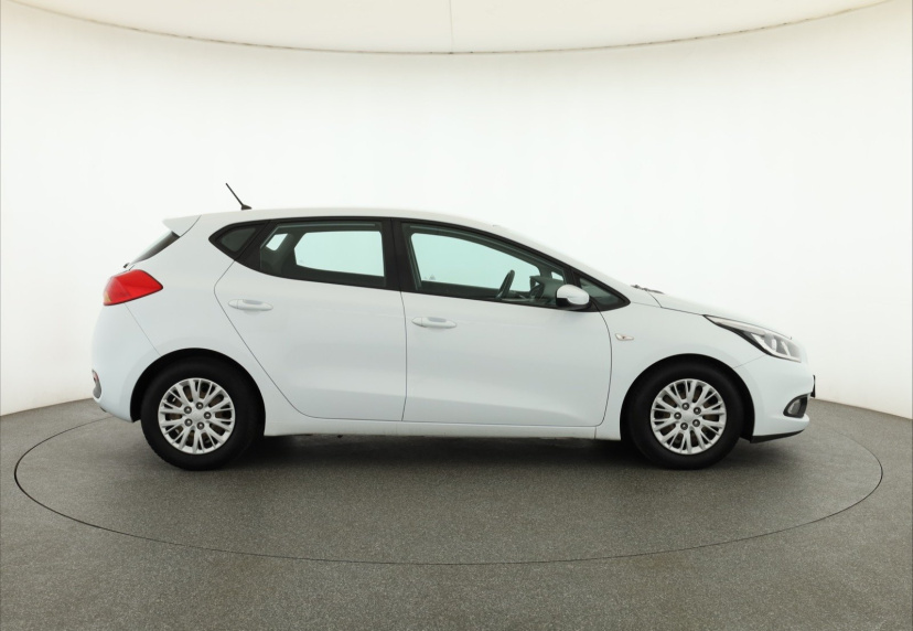 Kia Ceed, 2013