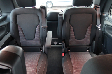 Mercedes-Benz V - 2025