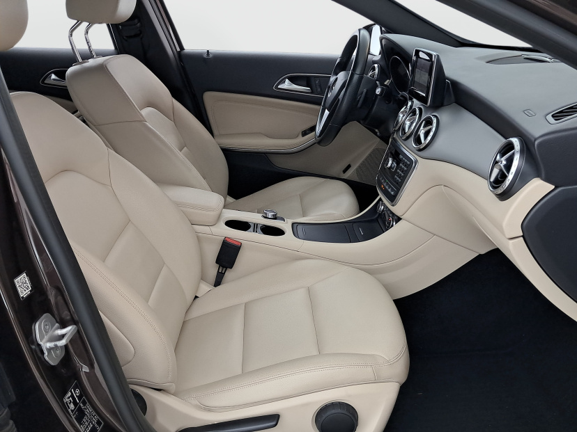 Mercedes-Benz GLA, 2015