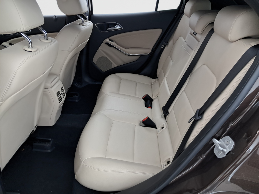 Mercedes-Benz GLA, 2015