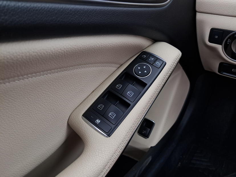 Mercedes-Benz GLA, 2015