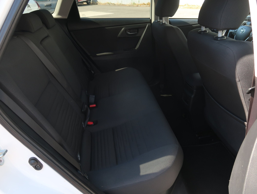 Toyota Auris, 2015