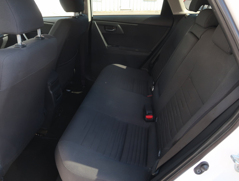 Toyota Auris, 2015