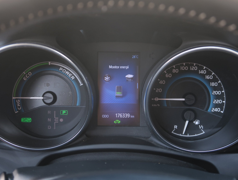 Toyota Auris, 2015
