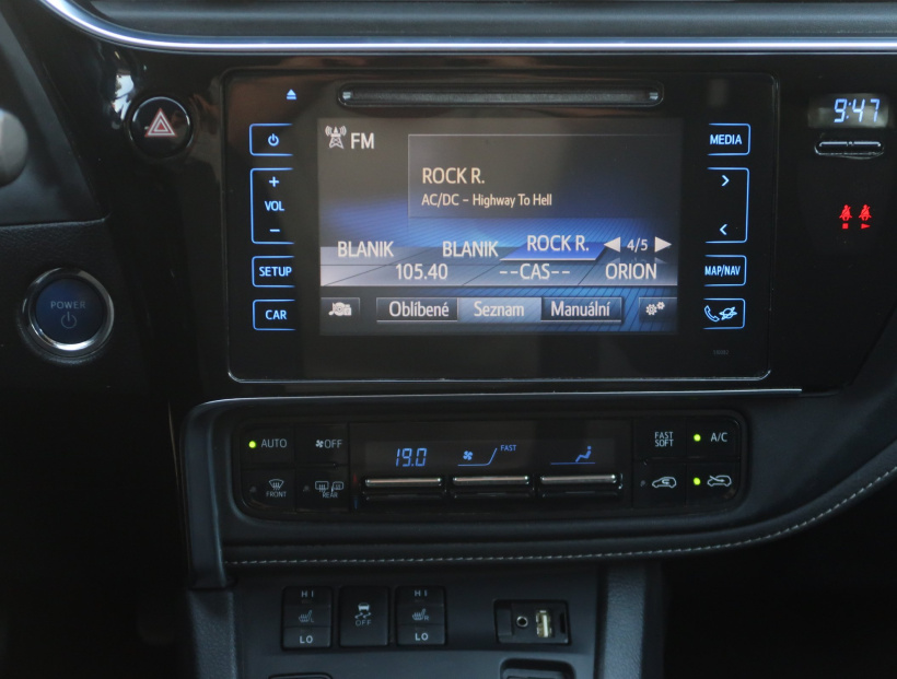 Toyota Auris, 2015
