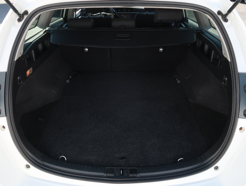 Toyota Auris, 2015