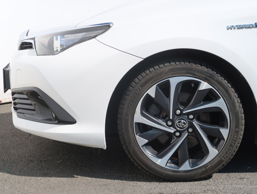 Toyota Auris, 2015