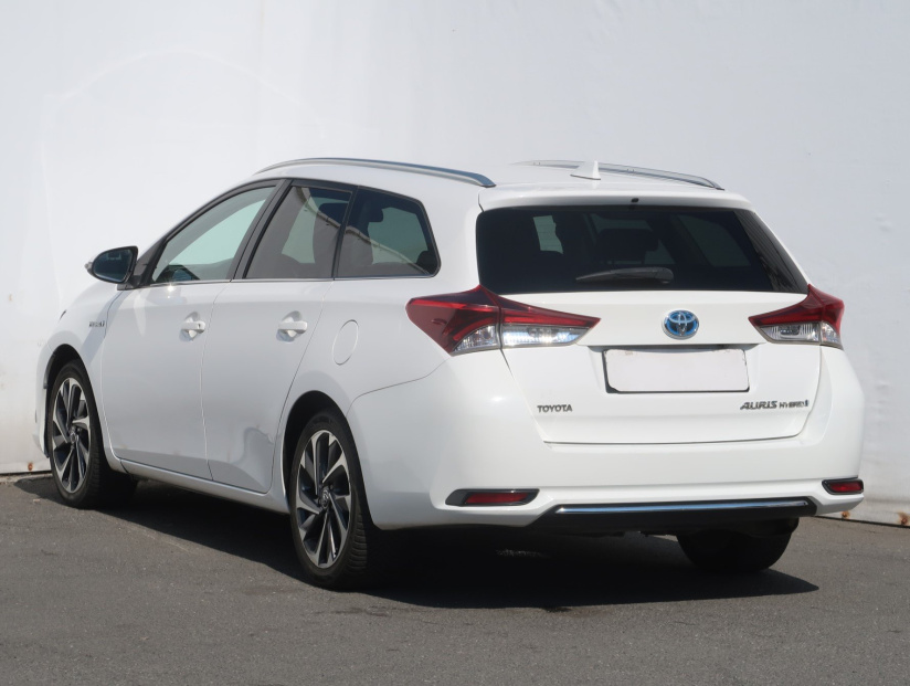 Toyota Auris, 2015