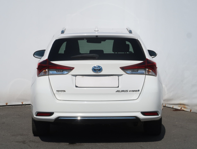 Toyota Auris, 2015