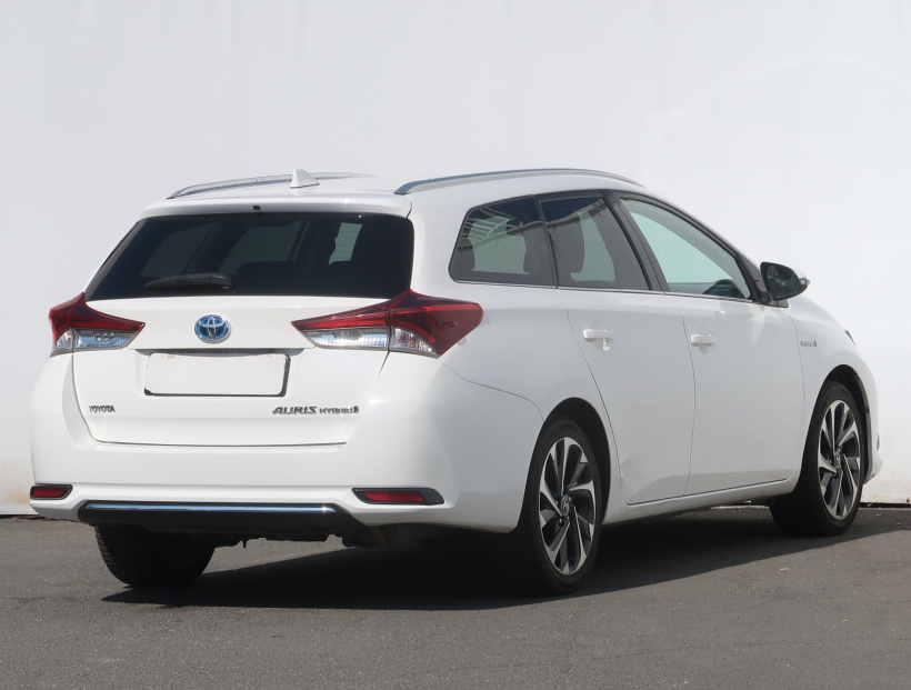 Toyota Auris, 2015