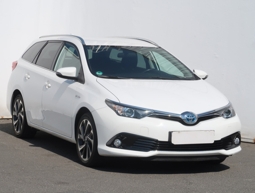 Toyota Auris, 2015
