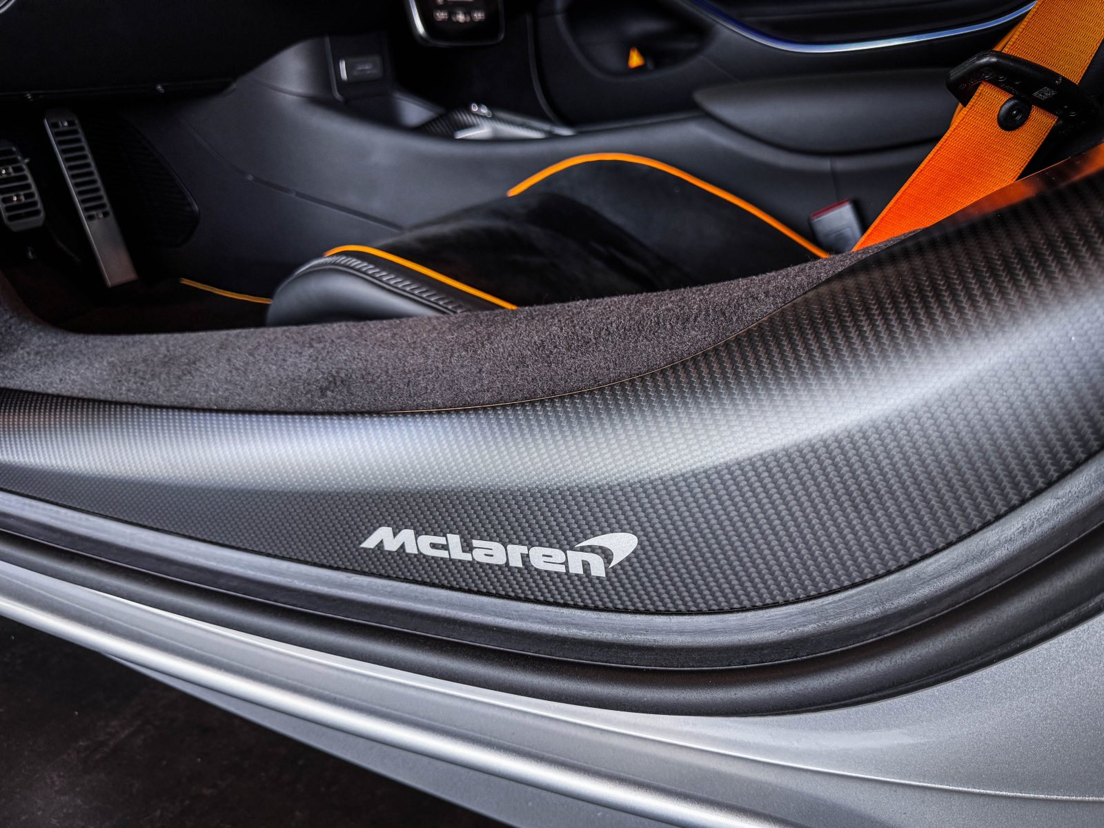 McLaren Artura - 2024