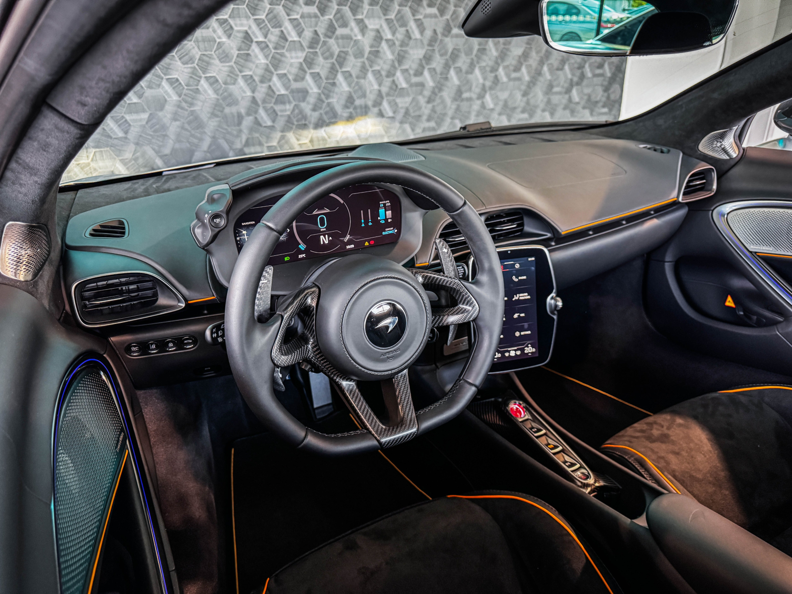 McLaren Artura - 2024