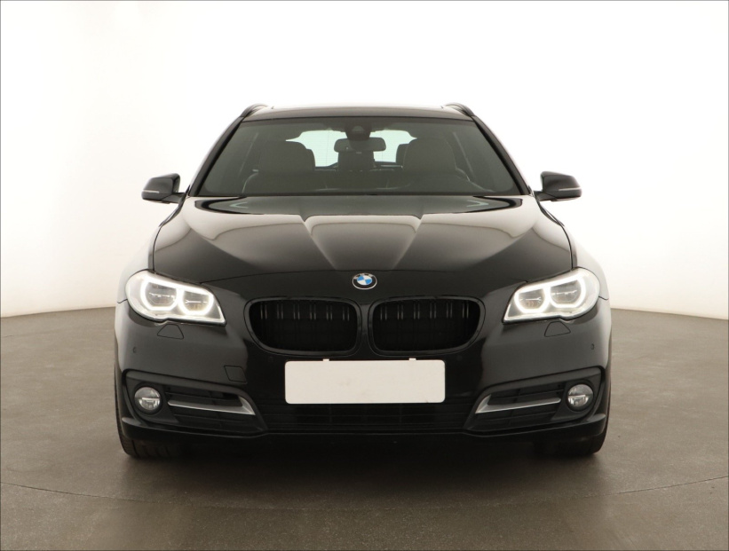BMW 5, 2015