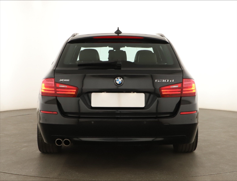 BMW 5, 2015