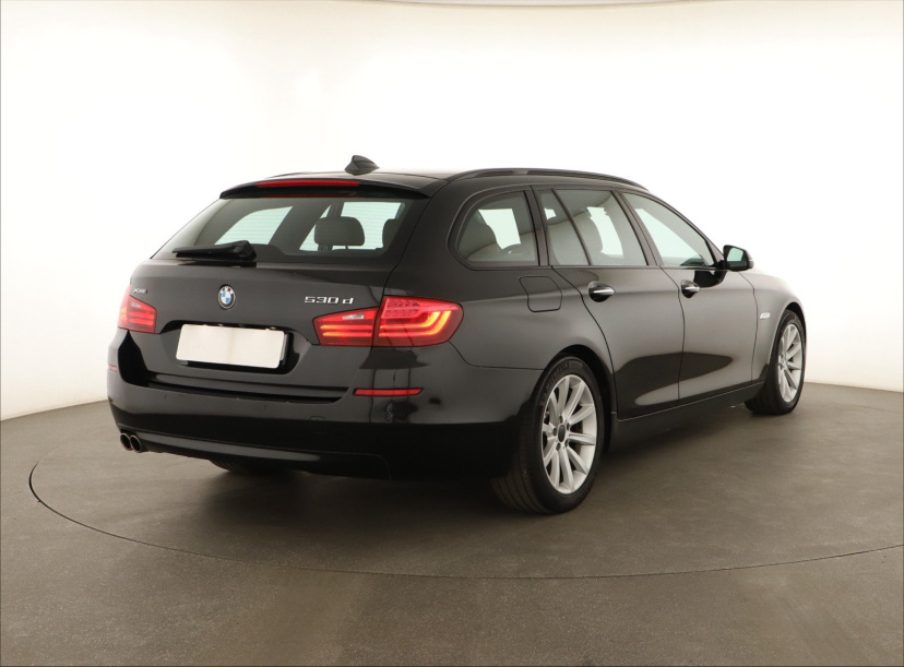 BMW 5, 2015
