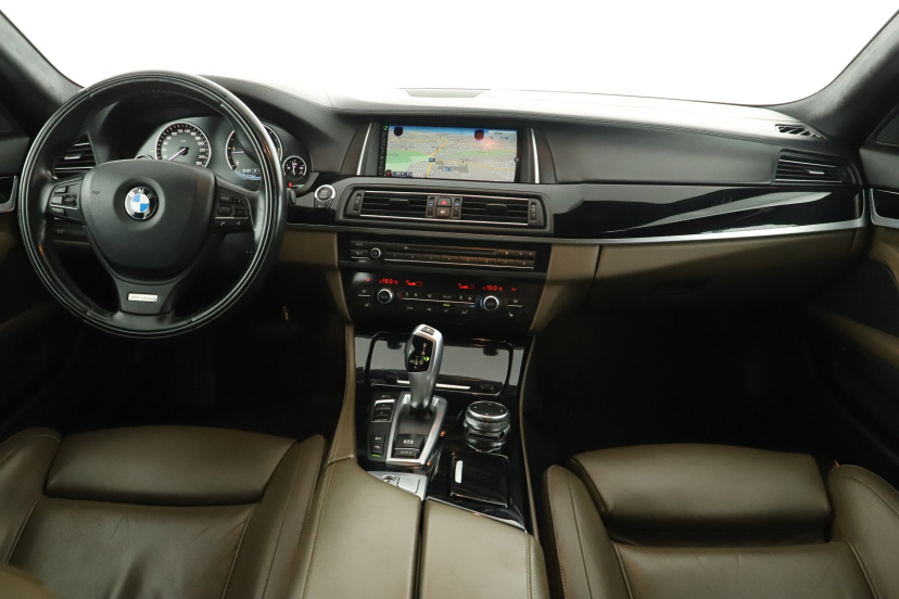 BMW 5, 2015