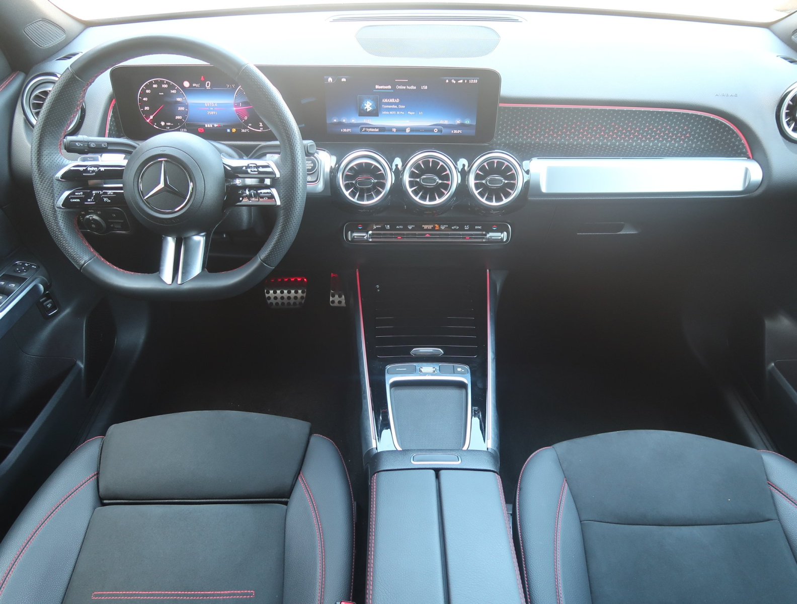 Mercedes-Benz GLB - 2024