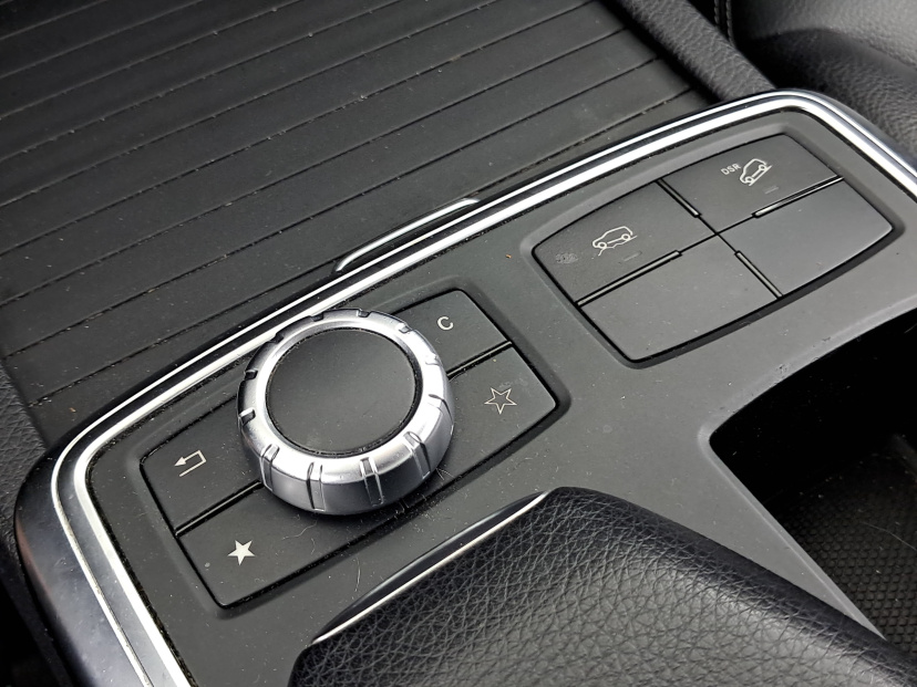Mercedes-Benz ML, 2012