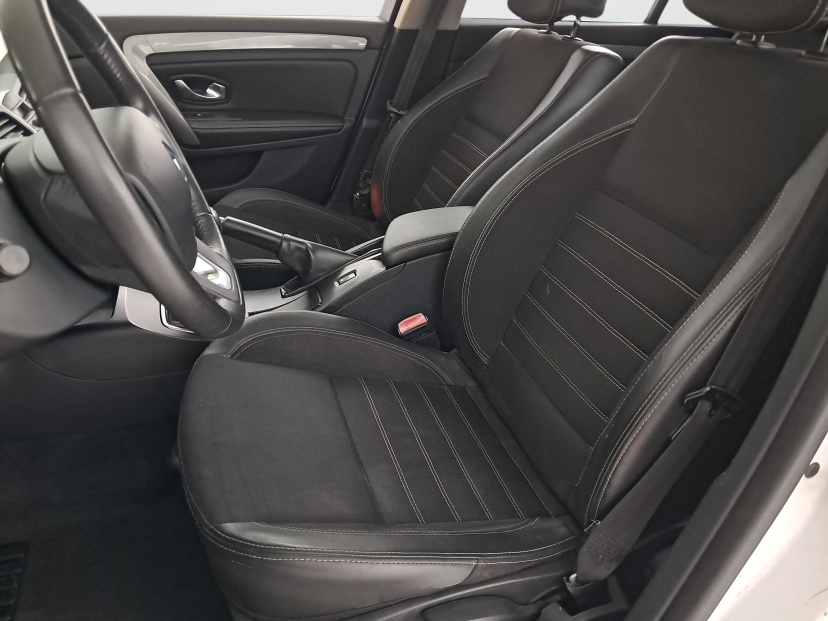 Renault Laguna, 2012