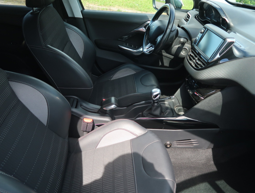 Peugeot 2008, 2016