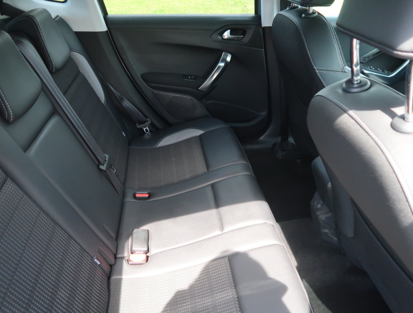 Peugeot 2008, 2016