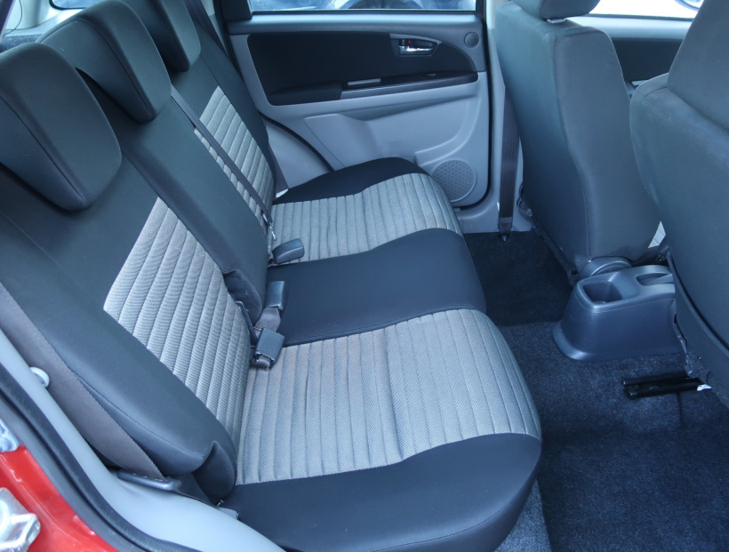 Suzuki SX4, 2010