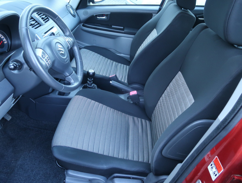 Suzuki SX4, 2010