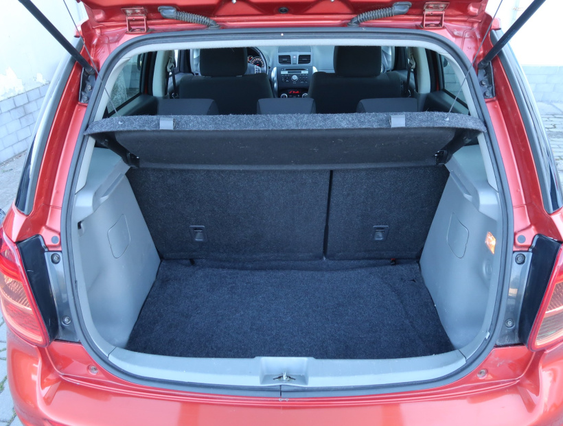 Suzuki SX4, 2010