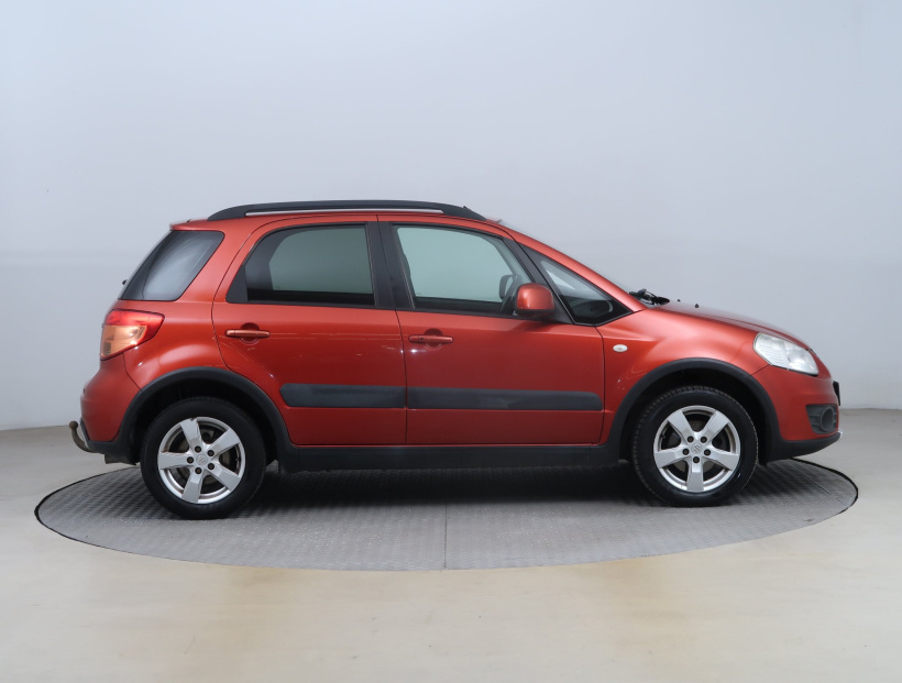 Suzuki SX4, 2010