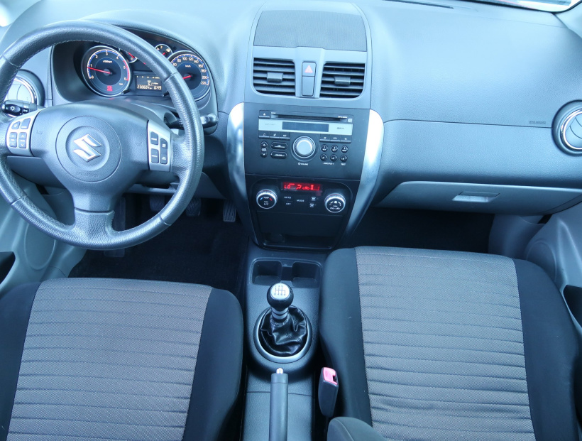 Suzuki SX4, 2010