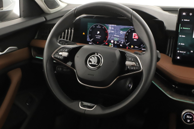 Škoda Superb - 2024