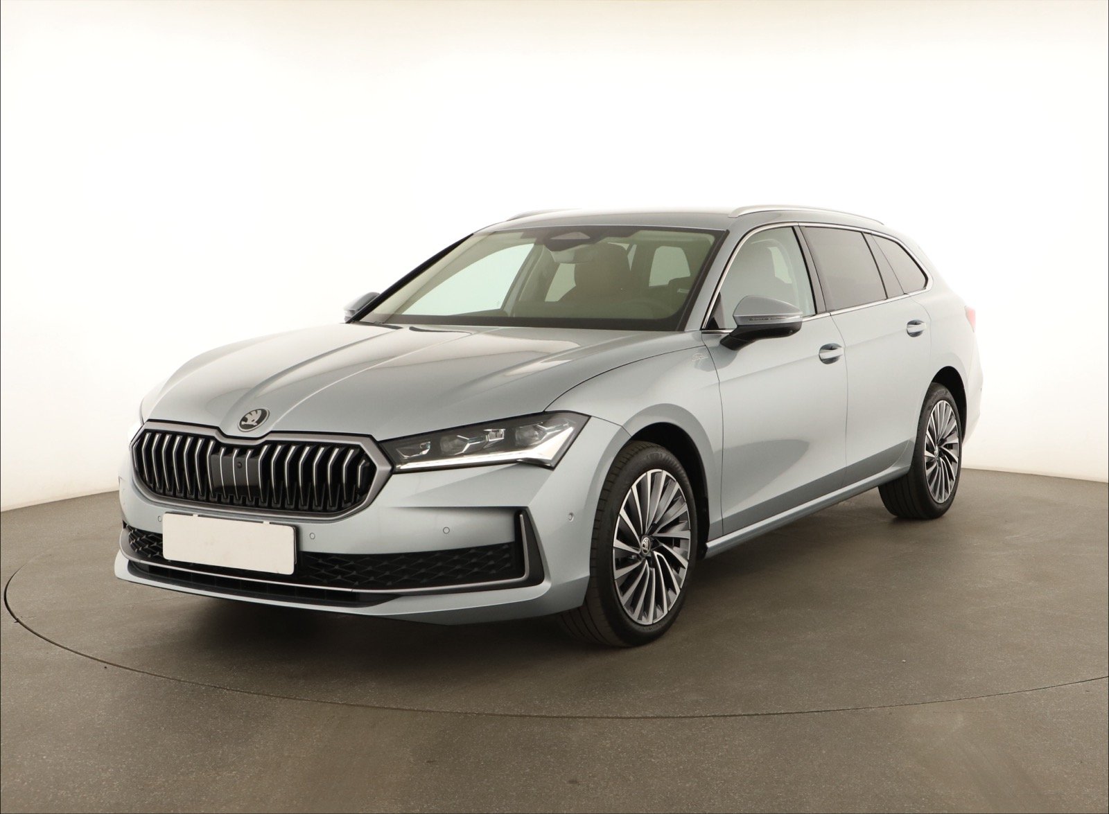 Škoda Superb - 2024